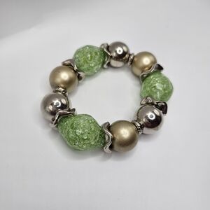 Chic Green and Gold Beaded Bracelet